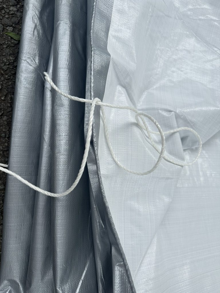 Xưởng gia công bạt khổ lớn theo yêu cầu: Quy trình từ đo đạc đến thành phẩm 14 Bạt Xám Trắng Hàn Quốc